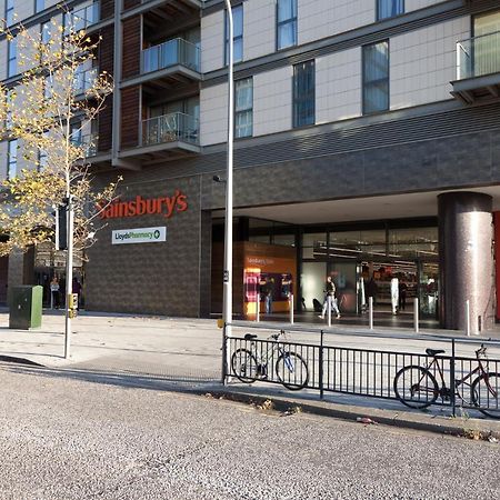 Apartment In Central Mk - Bed Choice Of 1 Super-King Or 2 Singles And Also 2 Sofa Beds - Free Parking And Smart Tv - Contractors, Relocation, Business Travellers Milton Keynes Kültér fotó
