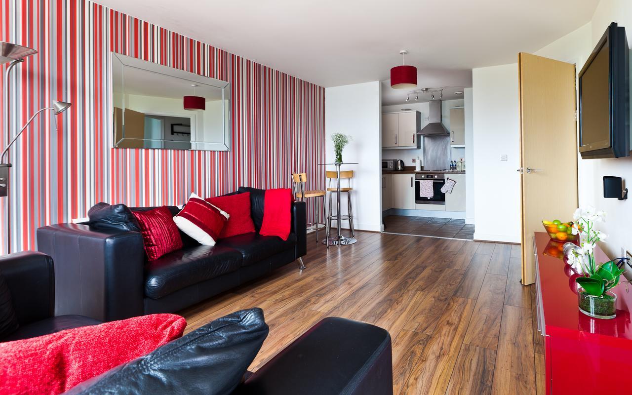 Apartment In Central Mk - Bed Choice Of 1 Super-King Or 2 Singles And Also 2 Sofa Beds - Free Parking And Smart Tv - Contractors, Relocation, Business Travellers Milton Keynes Kültér fotó