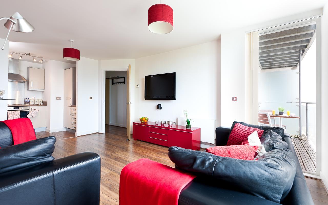Apartment In Central Mk - Bed Choice Of 1 Super-King Or 2 Singles And Also 2 Sofa Beds - Free Parking And Smart Tv - Contractors, Relocation, Business Travellers Milton Keynes Kültér fotó